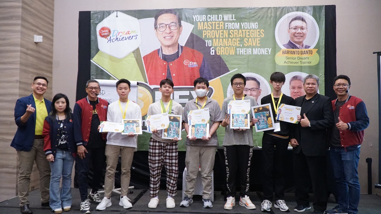 Money and Me – Kelas Literasi Keuangan untuk Anak Muda (Finance for Teens) Money and Me - Kelas Literasi Keuangan untuk Anak Muda (Finance for Teens)