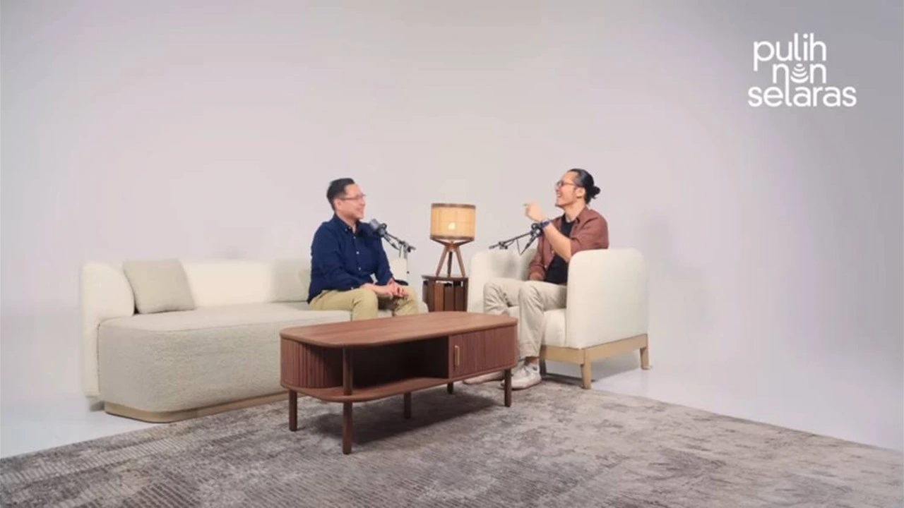 Cara Mengatasi Stres Karena Uang di Pulih nan Selaras Podcast Melvin Mumpuni Adjie Santosoputro Cara Mengatasi Stres Karena Uang di Pulih nan Selaras Podcast Melvin Mumpuni Adjie Santosoputro