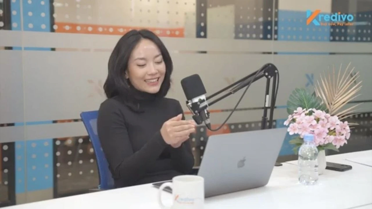 Suka Flexing di Media Sosial, Beneran Banyak Duit Melvin Mumpuni Indina Andamari Kredivo Kredicast Podcast